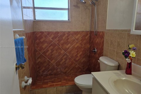 Condo in Miami, Florida, 2 bedrooms  № 1966901 - photo 26