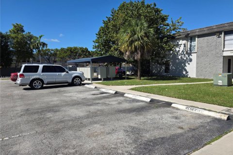 Condo in Miami, Florida, 2 bedrooms  № 1966901 - photo 3