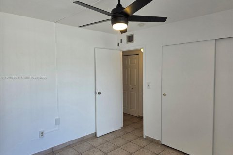 Condo in Miami, Florida, 2 bedrooms  № 1966901 - photo 29