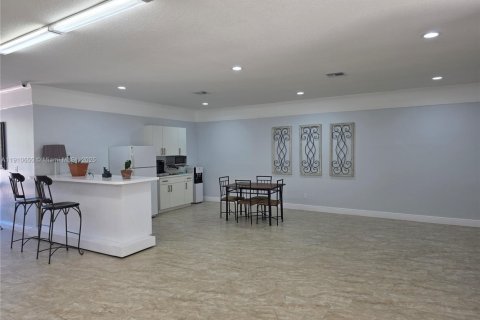 Condo in Miami, Florida, 2 bedrooms  № 1966901 - photo 7