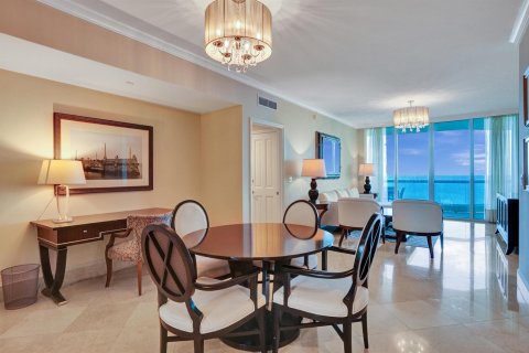 Condo in Sunny Isles Beach, Florida, 3 bedrooms № 2175820 - photo 11