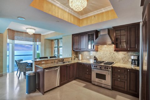 Condo in Sunny Isles Beach, Florida, 3 bedrooms № 2175820 - photo 20
