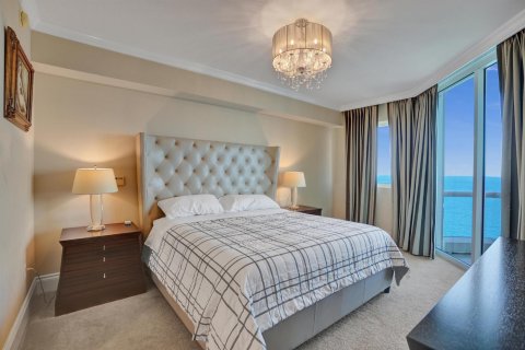 Condo in Sunny Isles Beach, Florida, 3 bedrooms № 2175820 - photo 30