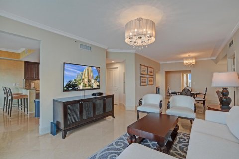 Condo in Sunny Isles Beach, Florida, 3 bedrooms № 2175820 - photo 6