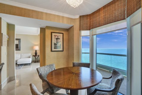 Condo in Sunny Isles Beach, Florida, 3 bedrooms № 2175820 - photo 25