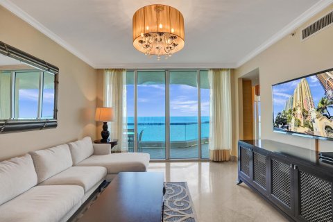 Condo in Sunny Isles Beach, Florida, 3 bedrooms № 2175820 - photo 7
