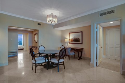 Condo in Sunny Isles Beach, Florida, 3 bedrooms № 2175820 - photo 13