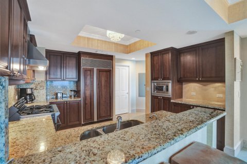 Condo in Sunny Isles Beach, Florida, 3 bedrooms № 2175820 - photo 18