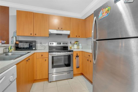 Condo in Opa-locka, Florida, 3 bedrooms  № 1842909 - photo 3