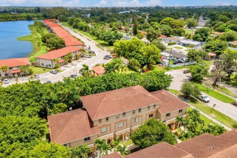 Condo in Opa-locka, Florida, 3 bedrooms  № 1842909 - photo 22