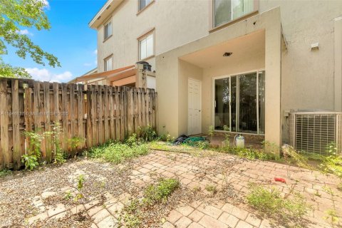 Condo in Opa-locka, Florida, 3 bedrooms  № 1842909 - photo 18