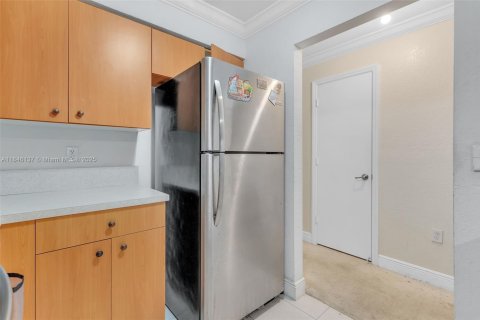Condo in Opa-locka, Florida, 3 bedrooms  № 1842909 - photo 5