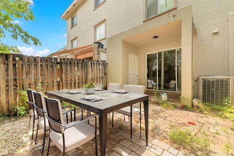 Condo in Opa-locka, Florida, 3 bedrooms  № 1842909 - photo 19