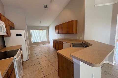 Villa ou maison à louer à Kissimmee, Floride: 4 chambres, 169.27 m2 № 1826855 - photo 8