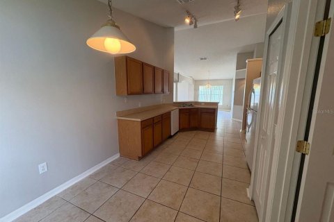 Villa ou maison à louer à Kissimmee, Floride: 4 chambres, 169.27 m2 № 1826855 - photo 10