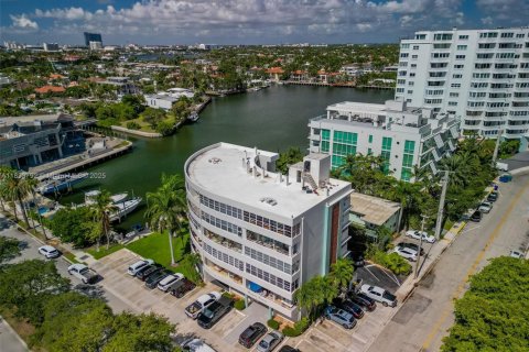 Copropriété à vendre à Fort Lauderdale, Floride: 1 chambre, 117.52 m2 № 2035349 - photo 25