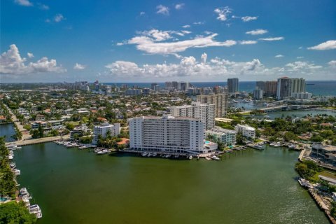 Copropriété à vendre à Fort Lauderdale, Floride: 1 chambre, 117.52 m2 № 2035349 - photo 30