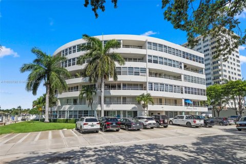 Copropriété à vendre à Fort Lauderdale, Floride: 1 chambre, 117.52 m2 № 2035349 - photo 22