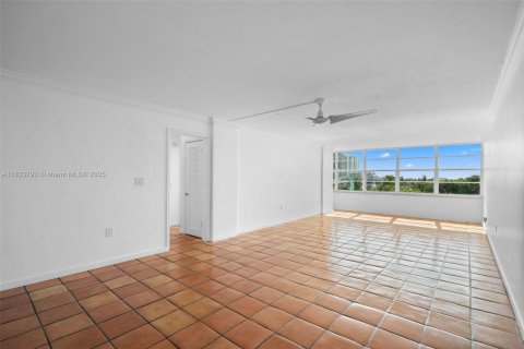 Copropriété à vendre à Fort Lauderdale, Floride: 1 chambre, 117.52 m2 № 2035349 - photo 2