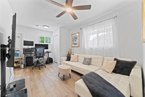 Villa ou maison à louer à North Miami Beach, Floride: 3 chambres, 224.54 m2 № 2187002 - photo 21