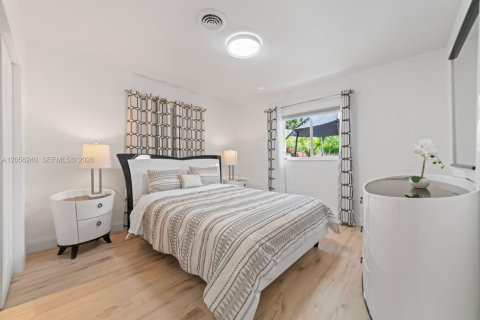 Villa ou maison à louer à North Miami Beach, Floride: 3 chambres, 224.54 m2 № 2187002 - photo 25