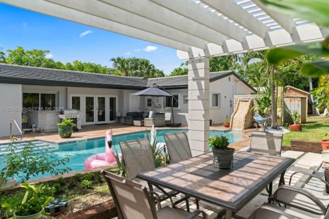 Villa ou maison à louer à North Miami Beach, Floride: 3 chambres, 224.54 m2 № 2187002 - photo 4