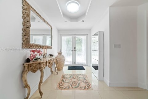 Villa ou maison à louer à North Miami Beach, Floride: 3 chambres, 224.54 m2 № 2187002 - photo 5