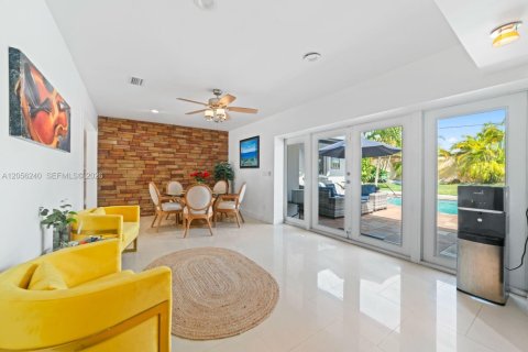 Villa ou maison à louer à North Miami Beach, Floride: 3 chambres, 224.54 m2 № 2187002 - photo 13