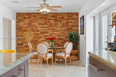 Villa ou maison à louer à North Miami Beach, Floride: 3 chambres, 224.54 m2 № 2187002 - photo 12