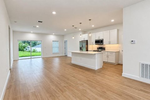 House in Ocala, Florida 4 bedrooms, 173.26 sq.m. № 2424215 - photo 11