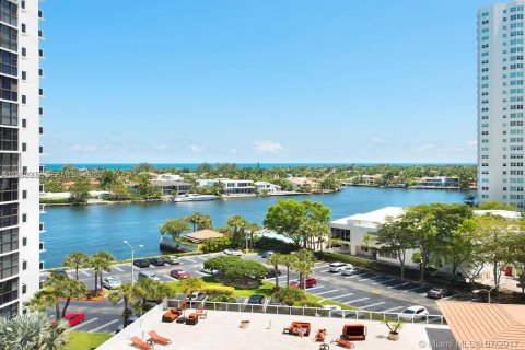 Copropriété à louer à Aventura, Floride: 2 chambres, 107.58 m2 № 2024230 - photo 6