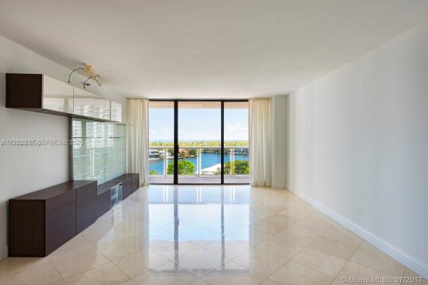 Copropriété à louer à Aventura, Floride: 2 chambres, 107.58 m2 № 2024230 - photo 3