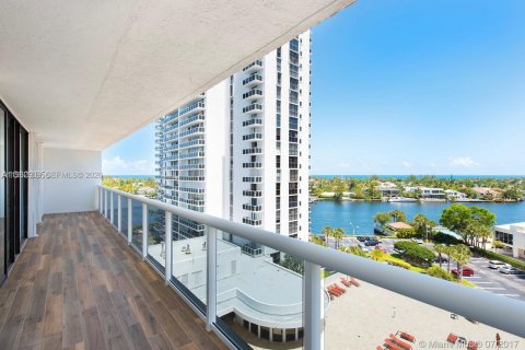 Copropriété à louer à Aventura, Floride: 2 chambres, 107.58 m2 № 2024230 - photo 8