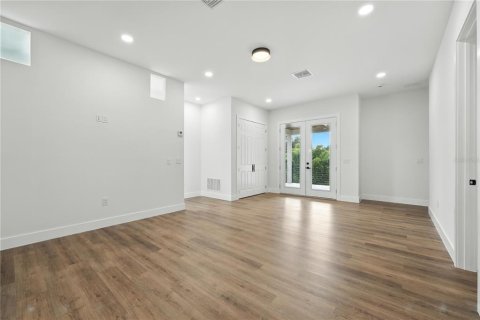 House in Orlando, Florida 5 bedrooms, 348.29 sq.m. № 1850256 - photo 29