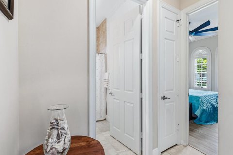 Villa ou maison à vendre à Palm City, Floride: 2 chambres, 205.87 m2 № 2173845 - photo 30