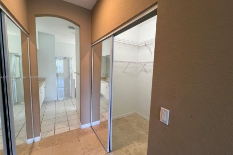 House in Delray Beach, Florida 5 bedrooms, 277.03 sq.m. № 1471747 - photo 21