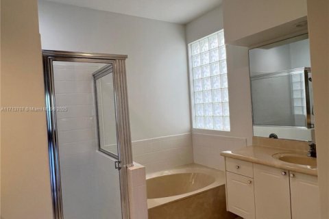 House in Delray Beach, Florida 5 bedrooms, 277.03 sq.m. № 1471747 - photo 19
