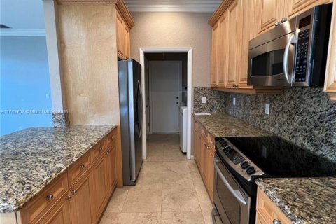 House in Delray Beach, Florida 5 bedrooms, 277.03 sq.m. № 1471747 - photo 12