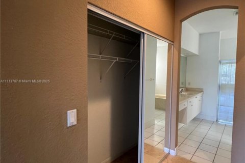 House in Delray Beach, Florida 5 bedrooms, 277.03 sq.m. № 1471747 - photo 22