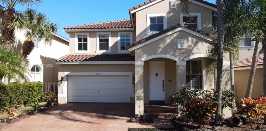 House in Delray Beach, Florida 5 bedrooms, 277.03 sq.m. № 1471747