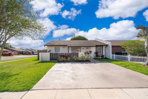 Townhouse in Orlando, Florida 3 bedrooms, 97.55 sq.m. № 1720216 - photo 1