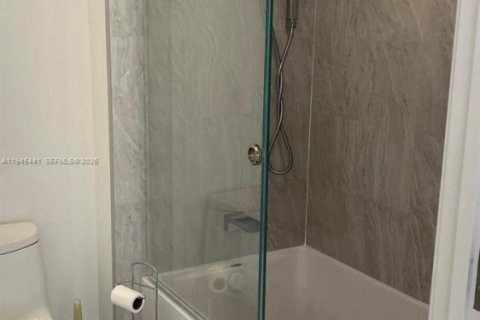 Condo in Pompano Beach, Florida, 2 bedrooms  № 2003435 - photo 22