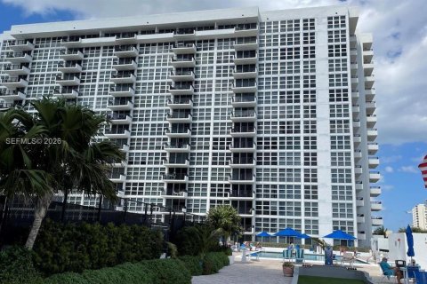 Condo in Pompano Beach, Florida, 2 bedrooms  № 2003435