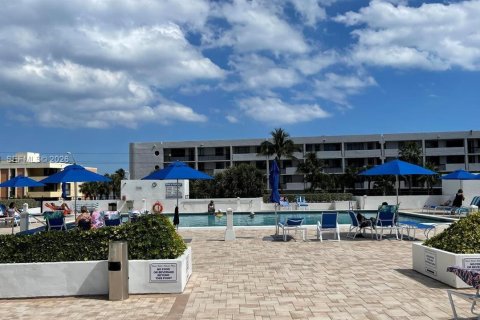 Condo in Pompano Beach, Florida, 2 bedrooms  № 2003435 - photo 26