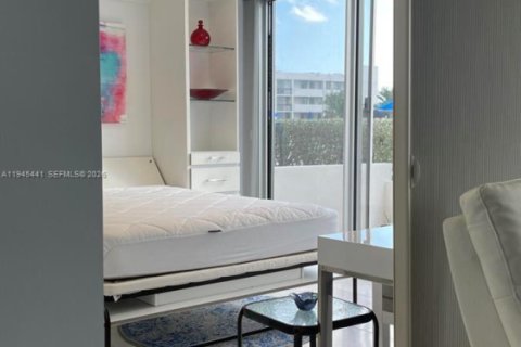 Condo in Pompano Beach, Florida, 2 bedrooms  № 2003435 - photo 18