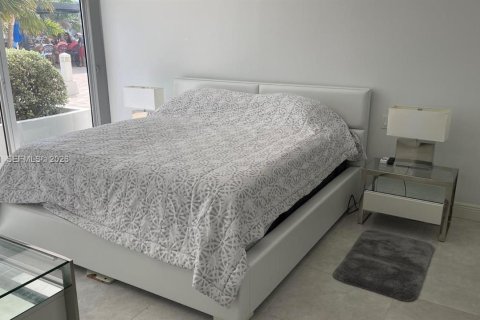 Condo in Pompano Beach, Florida, 2 bedrooms  № 2003435 - photo 12