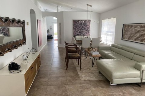 Casa en alquiler en Tampa, Florida, 3 dormitorios, 142.7 m2 № 1823006 - foto 8