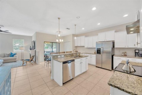 Casa en venta en Land O' Lakes, Florida, 5 dormitorios, 298.22 m2 № 1914409 - foto 7