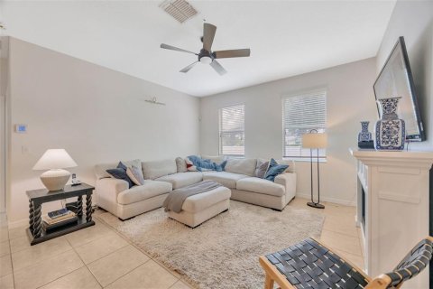 Casa en venta en Land O' Lakes, Florida, 5 dormitorios, 298.22 m2 № 1914409 - foto 21