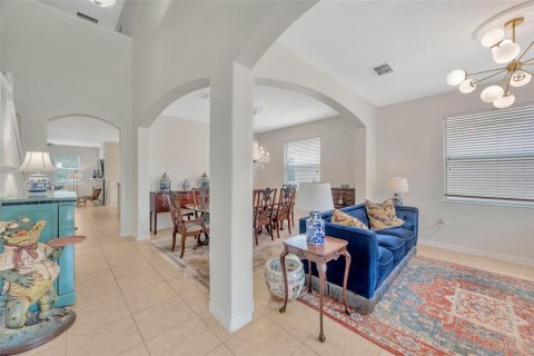 Casa en venta en Land O' Lakes, Florida, 5 dormitorios, 298.22 m2 № 1914409 - foto 3